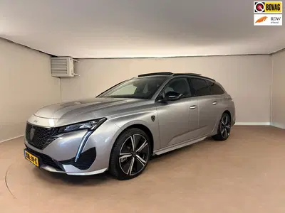 Peugeot 308 1.6 Plug-in Hybrid 225 GT uit 2023