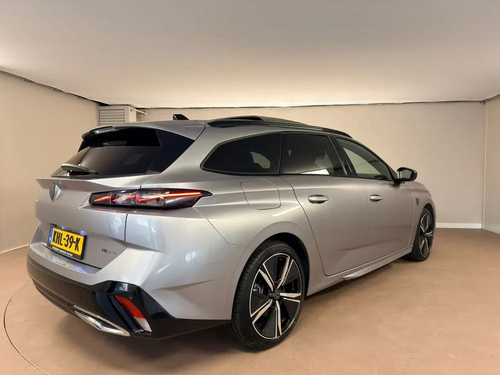 Peugeot 308 1.6 Plug-in Hybrid 225 GT uit 2023, foto 5