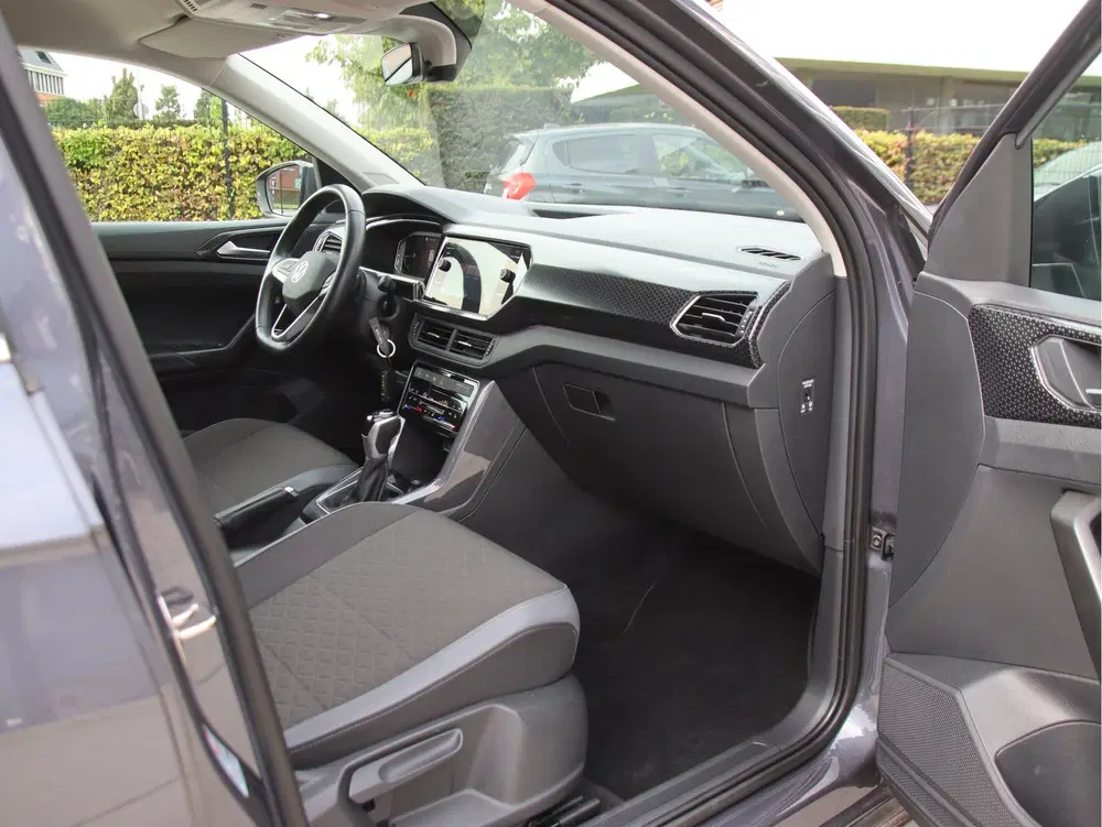 Volkswagen T-Cross 1.0 TSI R-Line Automaat uit 2022, foto 11