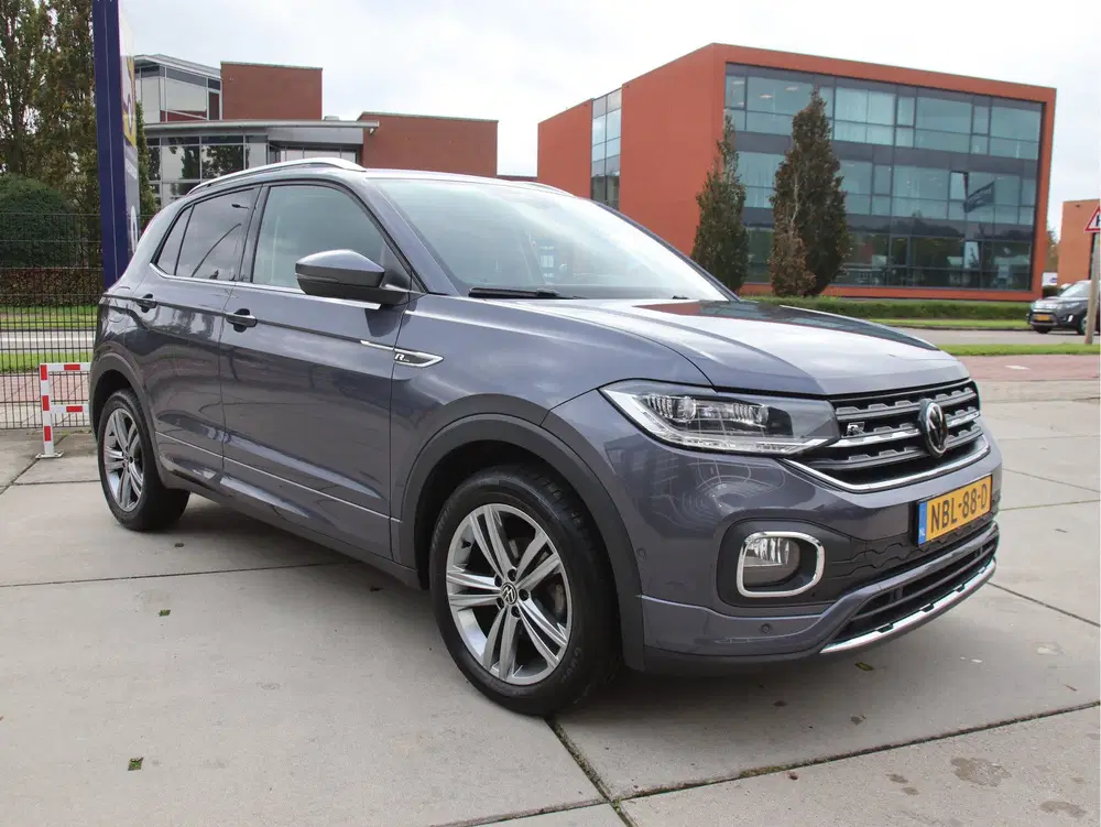 Volkswagen T-Cross 1.0 TSI R-Line Automaat uit 2022, foto 3