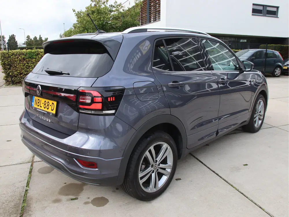 Volkswagen T-Cross 1.0 TSI R-Line Automaat uit 2022, foto 4