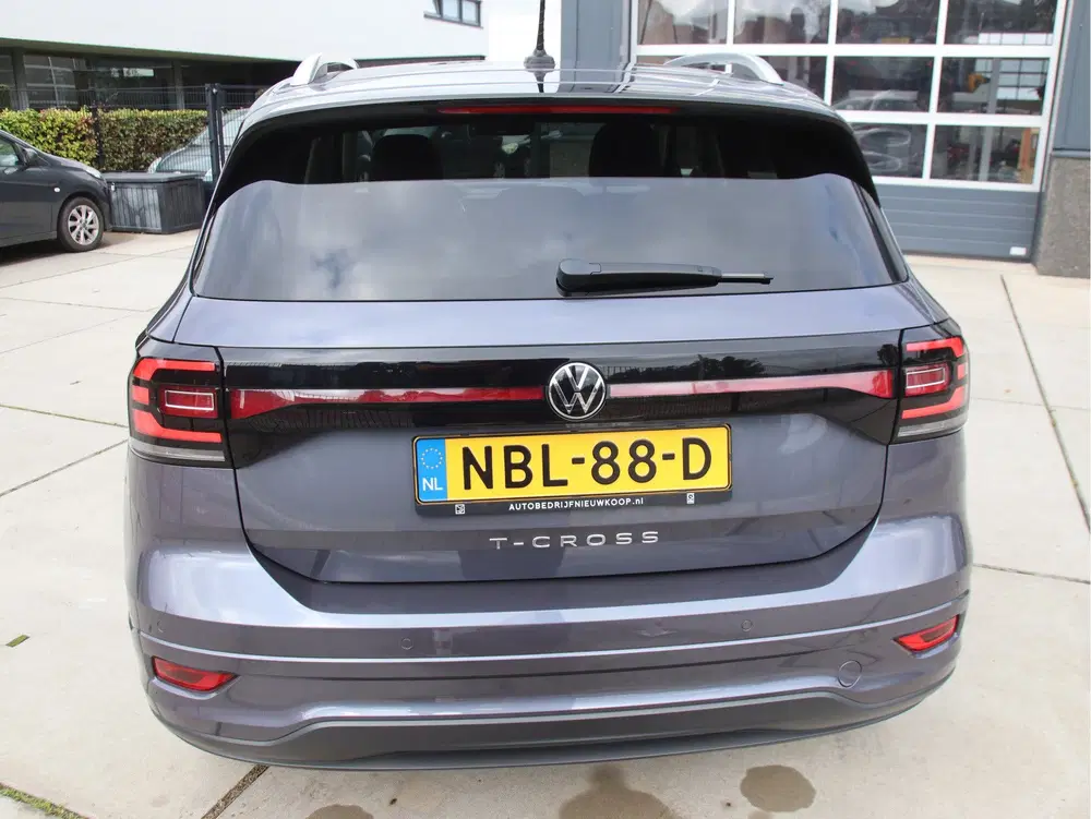 Volkswagen T-Cross 1.0 TSI R-Line Automaat uit 2022, foto 5