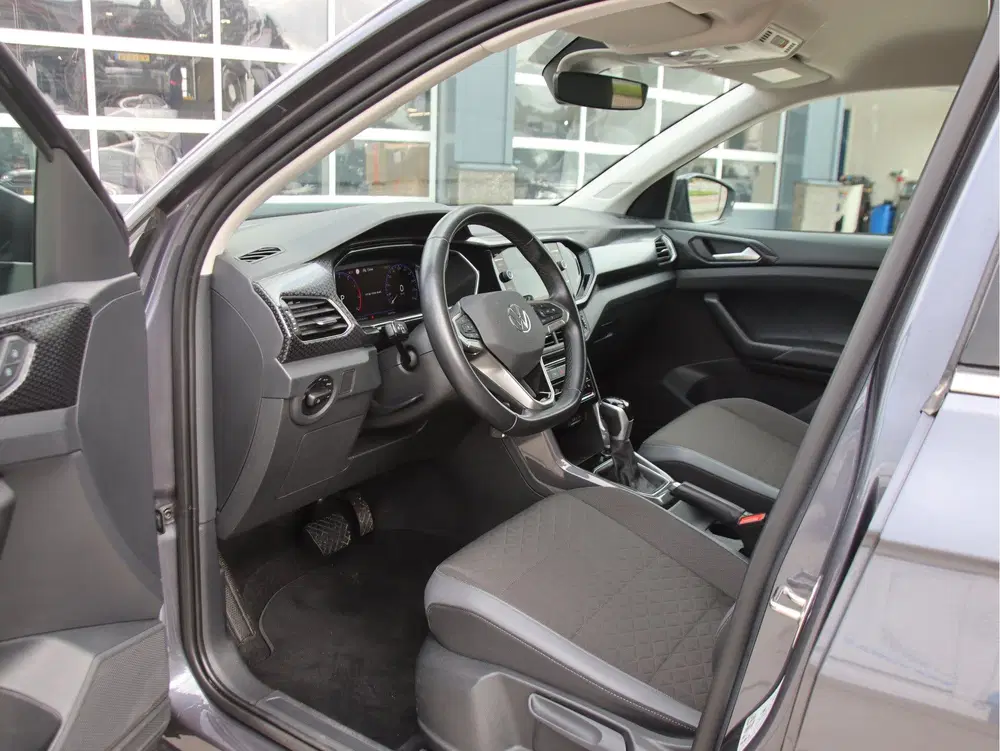 Volkswagen T-Cross 1.0 TSI R-Line Automaat uit 2022, foto 8
