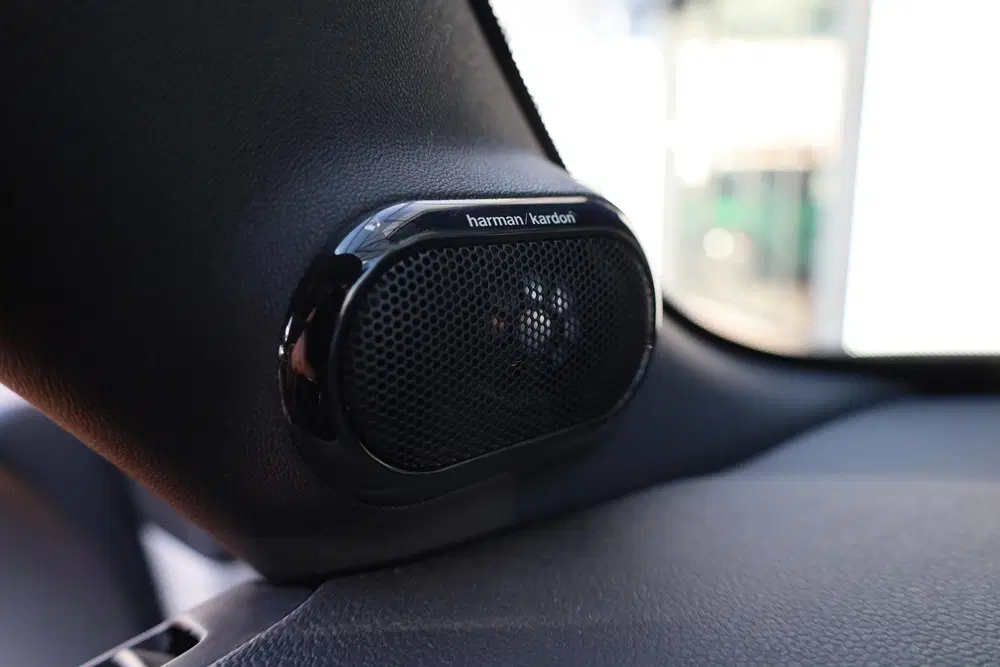 Mini Cabrio John Cooper Works uit 2019, foto 10