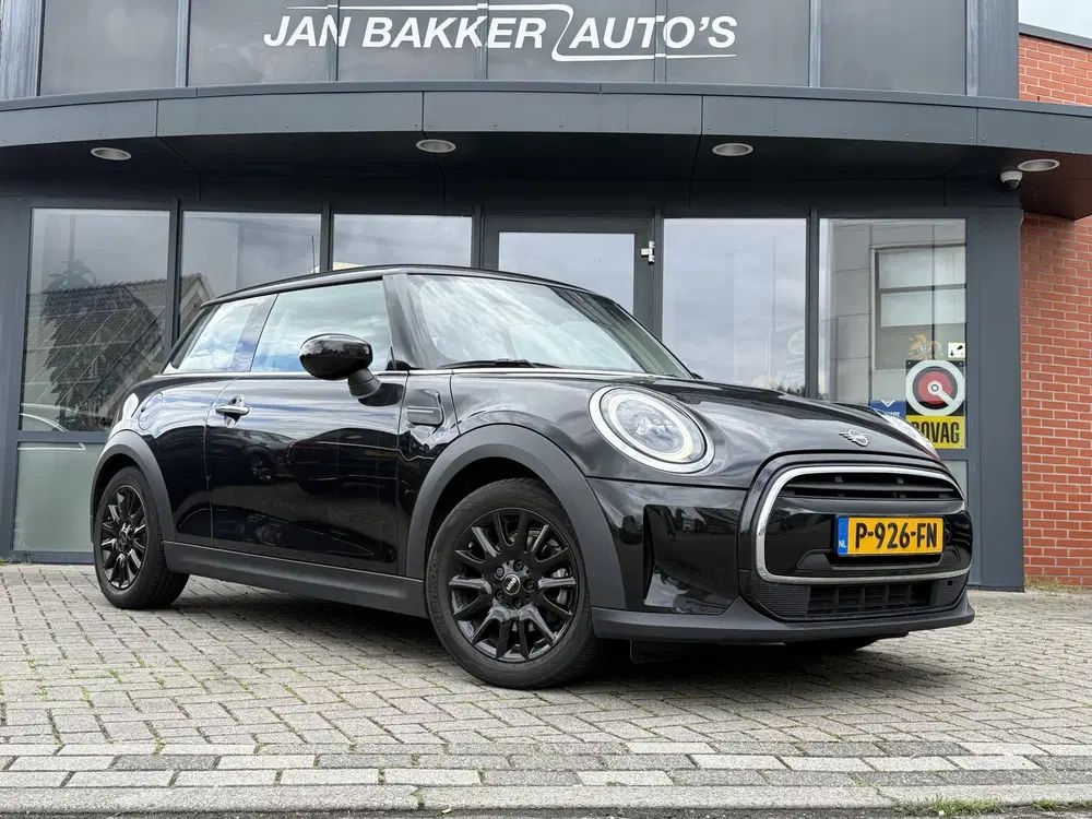 Mini Cooper 1.5 Cooper Business Edition Navigatie S uit 2022, foto 3