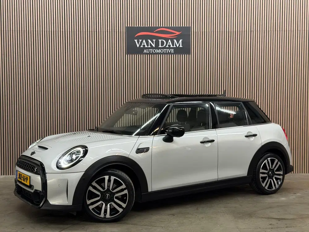 Mini Cooper S Essential 2022 PANO LED CAMERA CRUISE CA uit 2022