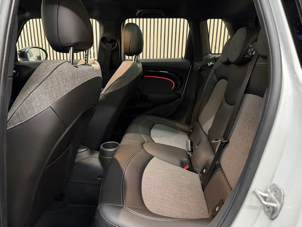 Mini Cooper S Essential 2022 PANO LED CAMERA CRUISE CA uit 2022, foto 13