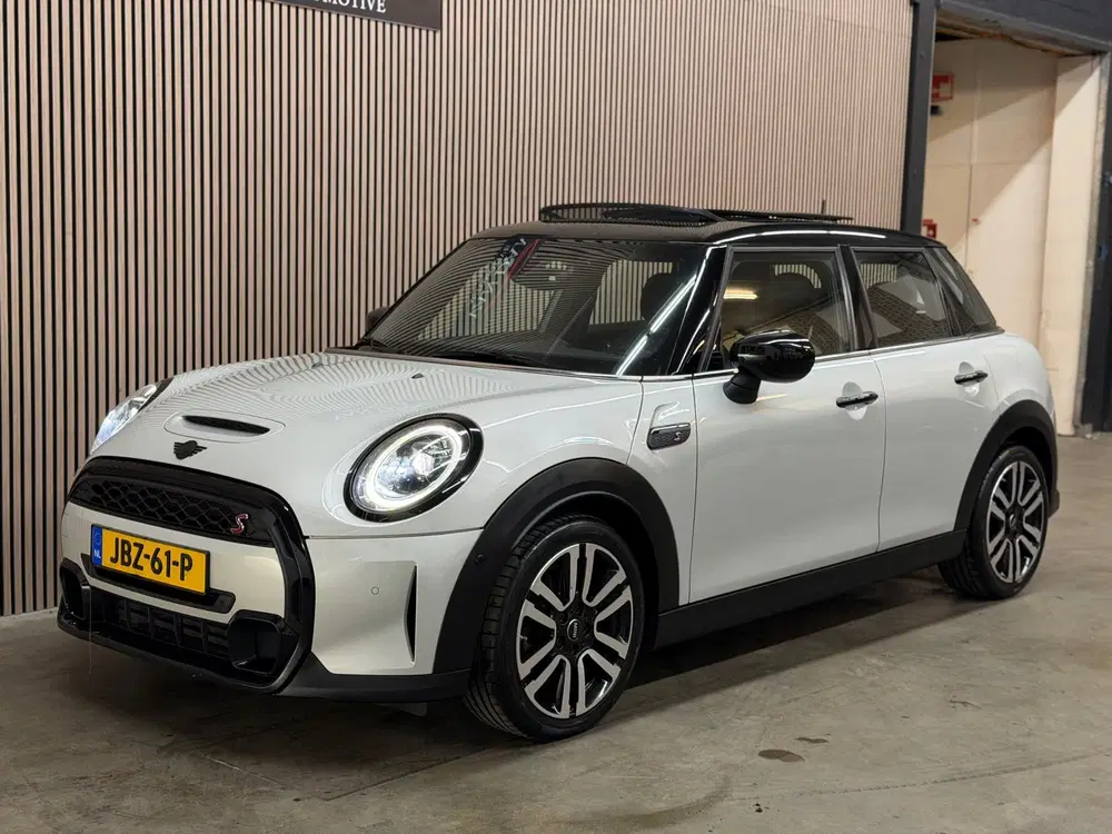 Mini Cooper S Essential 2022 PANO LED CAMERA CRUISE CA uit 2022, foto 4