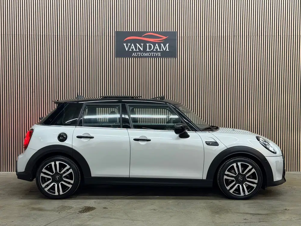 Mini Cooper S Essential 2022 PANO LED CAMERA CRUISE CA uit 2022, foto 6