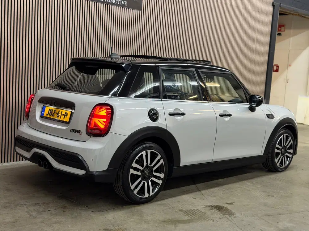 Mini Cooper S Essential 2022 PANO LED CAMERA CRUISE CA uit 2022, foto 9
