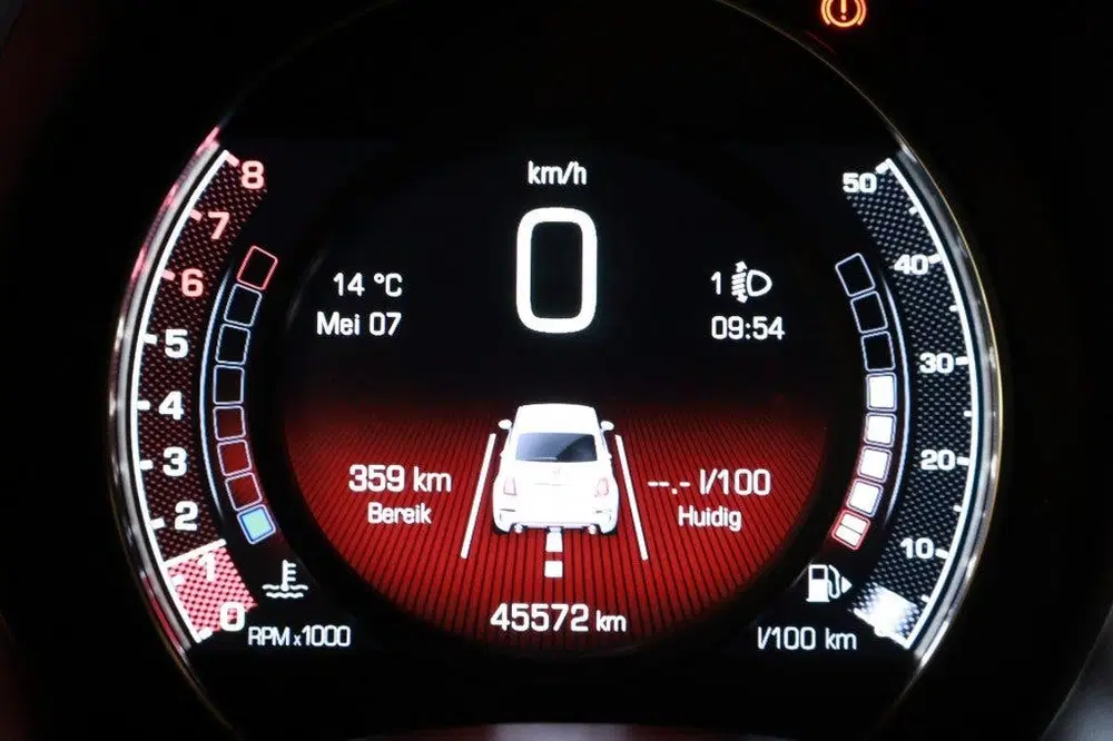 Abarth 695 695 Competizione 180pk Carbon schaalstoele uit 2023, foto 15
