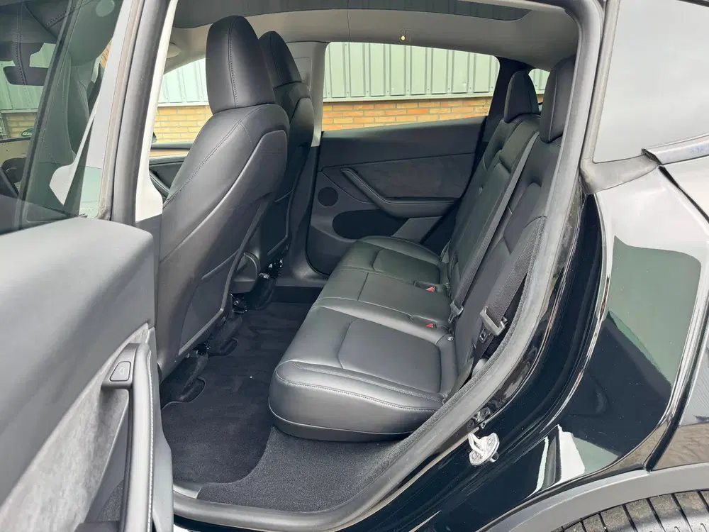 Tesla Model Y Long Range AWD 75kWh FSD uit 2023, foto 13