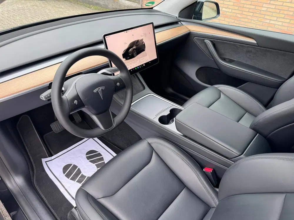 Tesla Model Y Long Range AWD 75kWh FSD uit 2023, foto 14