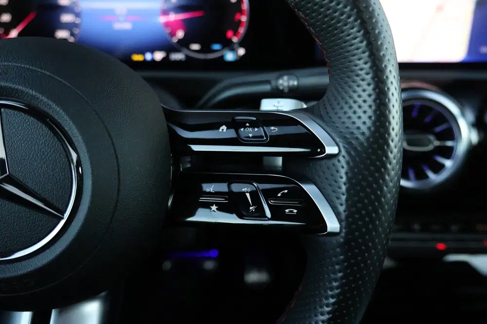Mercedes-Benz CLA 200 AMG Line uit 2024, foto 12