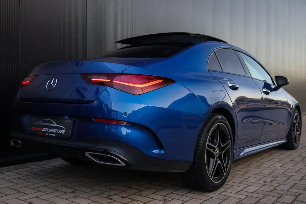 Mercedes-Benz CLA 200 AMG Line uit 2024, foto 4