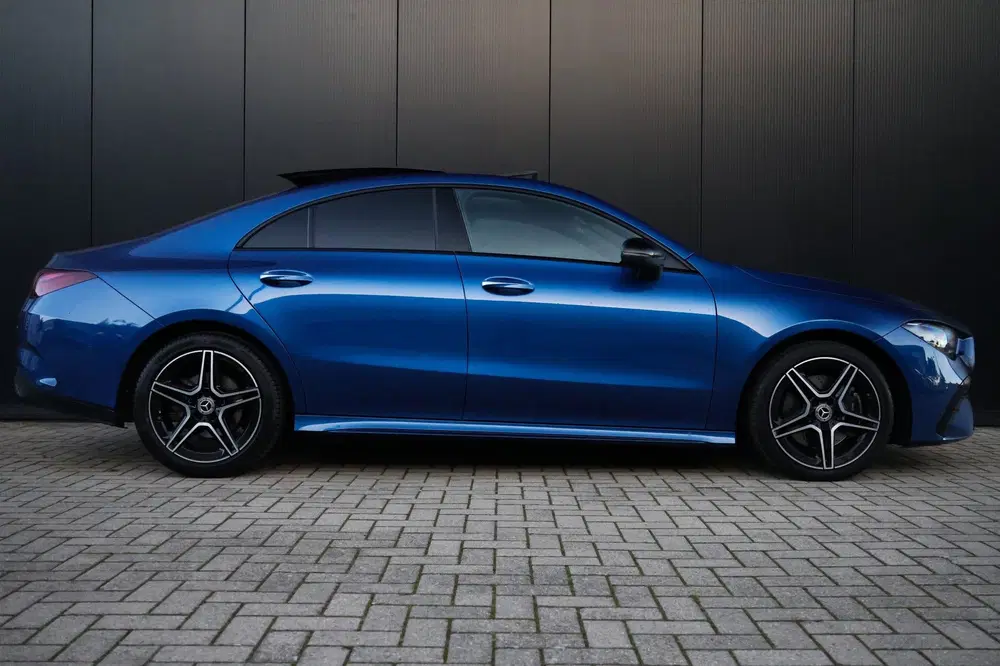 Mercedes-Benz CLA 200 AMG Line uit 2024, foto 5