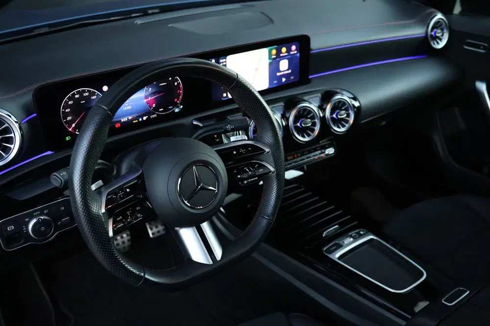 Mercedes-Benz CLA 200 AMG Line uit 2024, foto 9