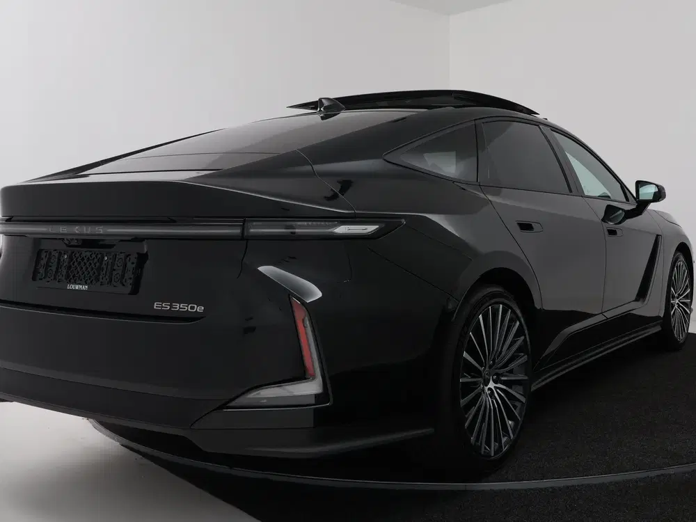 Lexus ES 350e President Line uit 2026, foto 2