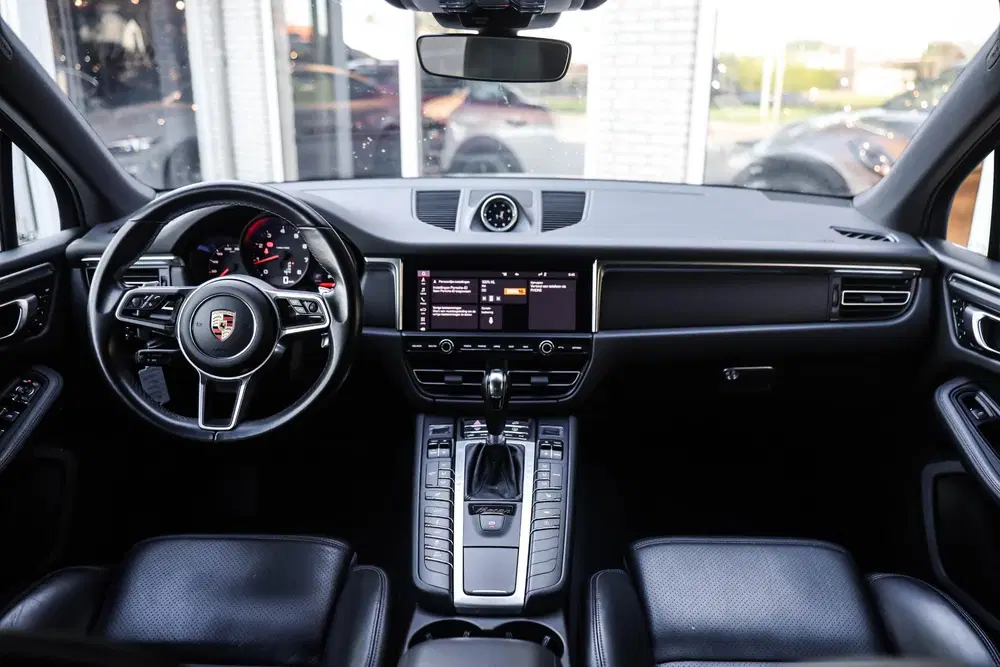 Porsche Macan 2.0 Pano Trekhaak BOSE Sport Chrono Luchtv uit 2021, foto 2