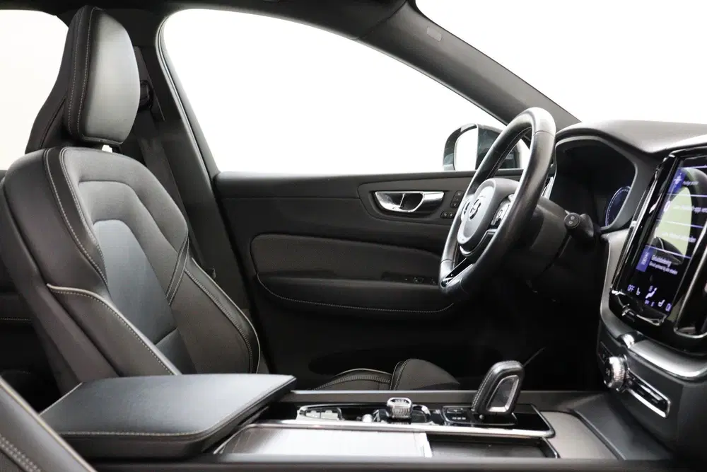 Volvo XC60 T6 RECHARGE AWD R-DESIGN -PANO.DAK uit 2021, foto 10