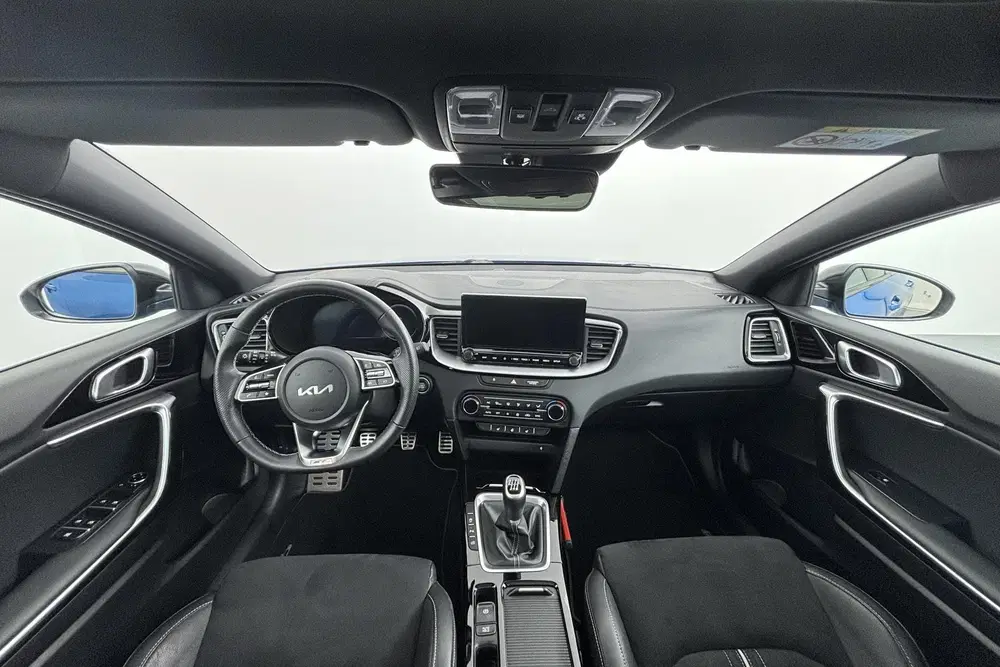 Kia XCeed 1.5 T-GDi GT-Line – sportief en modern ond uit 2024, foto 2