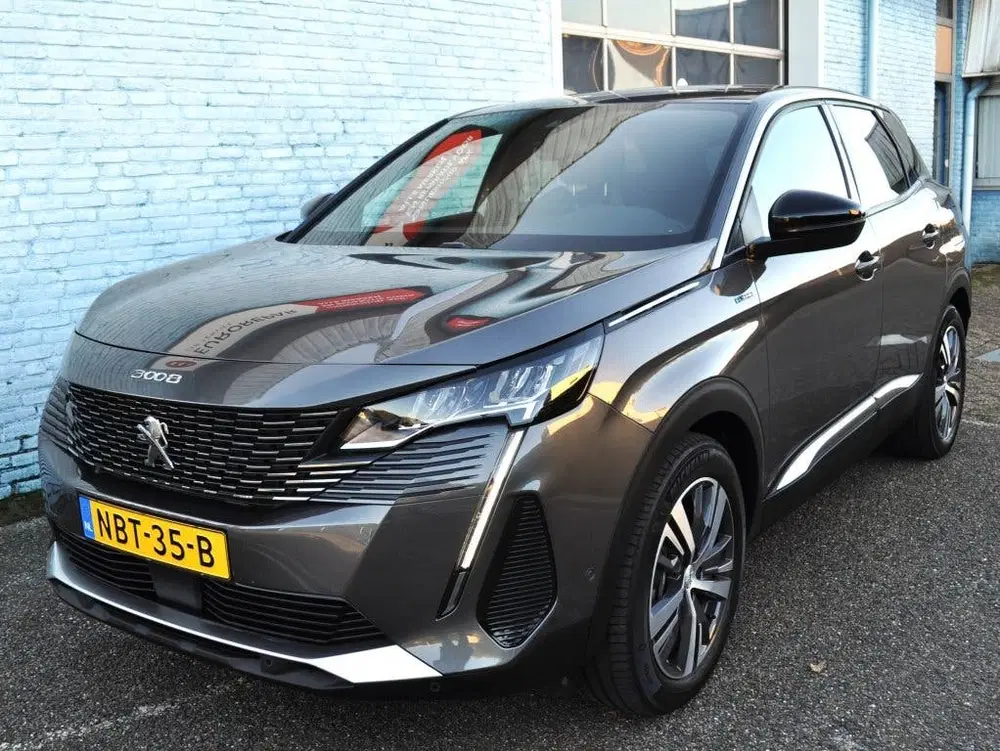 Peugeot 3008 1.6 HYbrid All P.Bns uit 2023