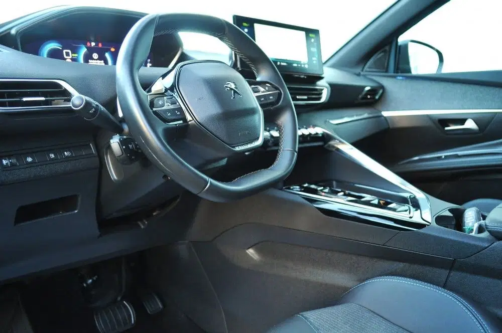 Peugeot 3008 1.6 HYbrid All P.Bns uit 2023, foto 9