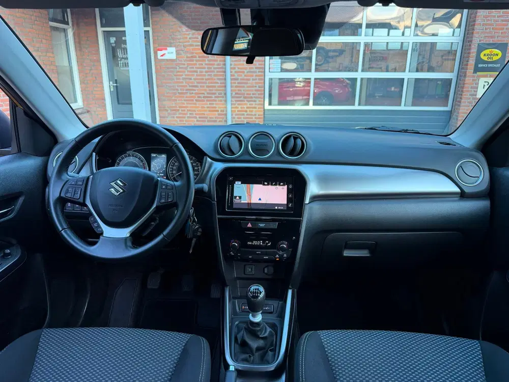 Suzuki Vitara 1.4 Boosterjet Select Smart Hybrid uit 2022, foto 10