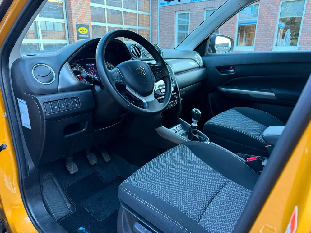 Suzuki Vitara 1.4 Boosterjet Select Smart Hybrid uit 2022, foto 6