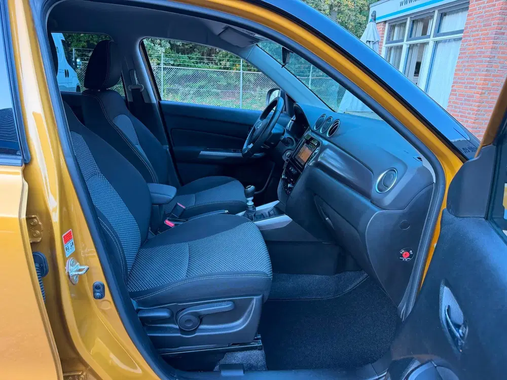 Suzuki Vitara 1.4 Boosterjet Select Smart Hybrid uit 2022, foto 8