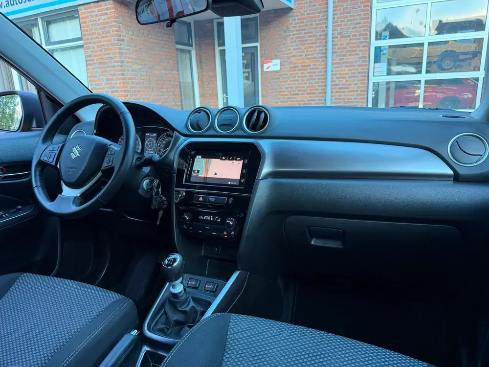 Suzuki Vitara 1.4 Boosterjet Select Smart Hybrid uit 2022, foto 9