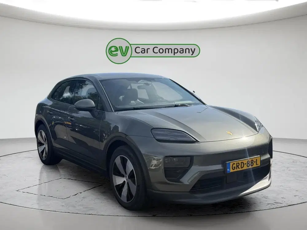 Porsche Macan 4 100 kWh uit 2024, foto 2