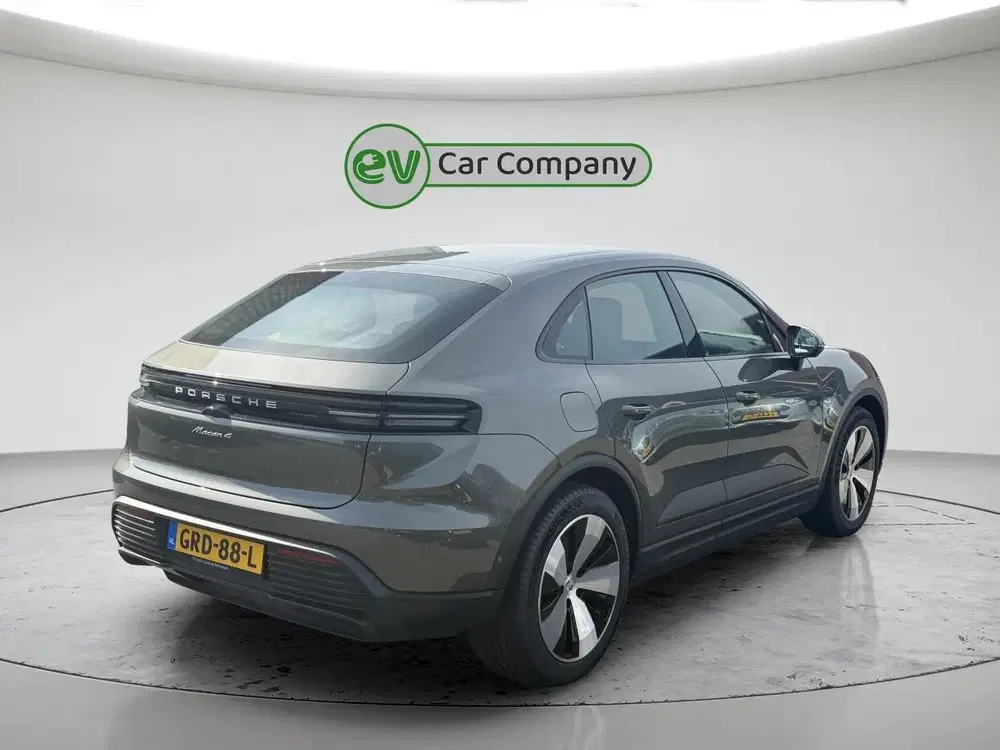 Porsche Macan 4 100 kWh uit 2024, foto 3