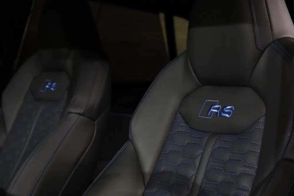 Audi RS Q8 Quattro Performance uit 2025, foto 8