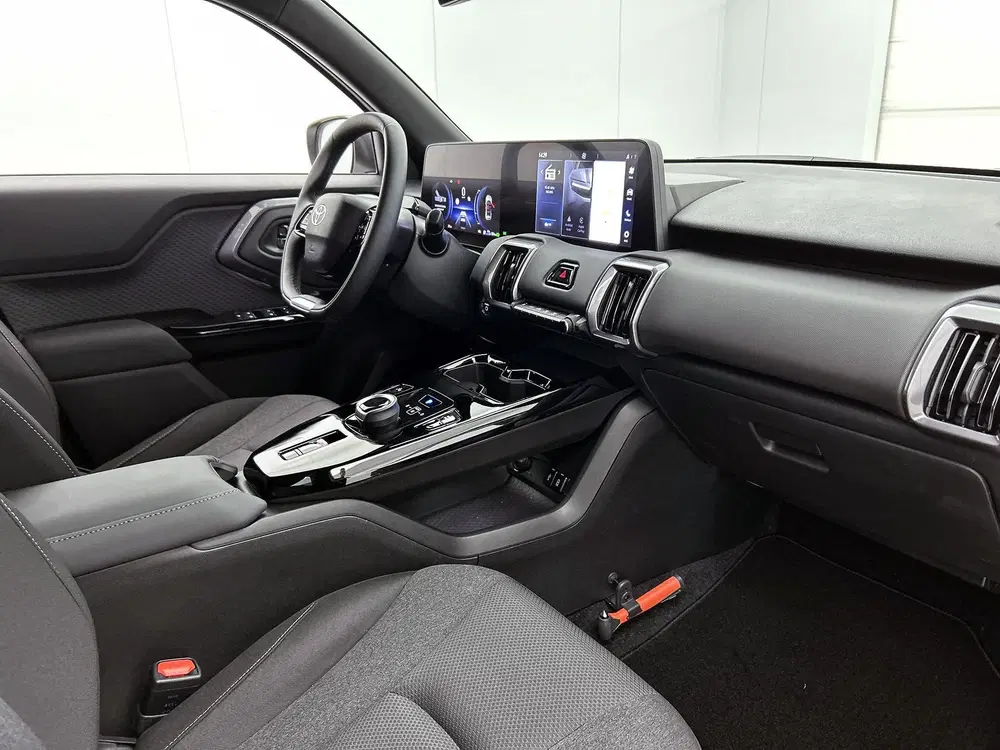 Toyota Urban Cruiser Dynamic 61 kWh *EV-Deal* (bj 2026) uit 2026, foto 6