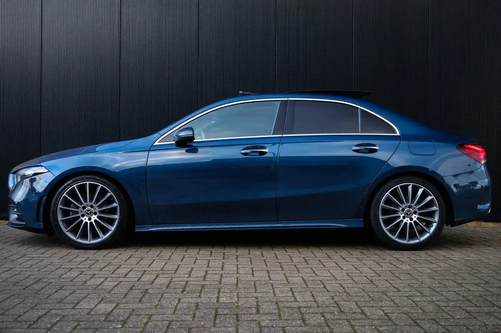Mercedes-Benz A-Klasse 200 AMG uit 2019, foto 2