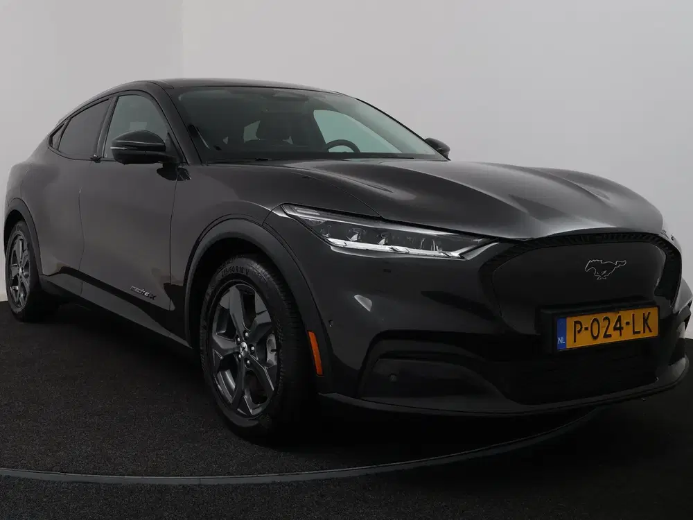 Ford Mustang Mach-E Extended RWD 98 kWh uit 2022, foto 15