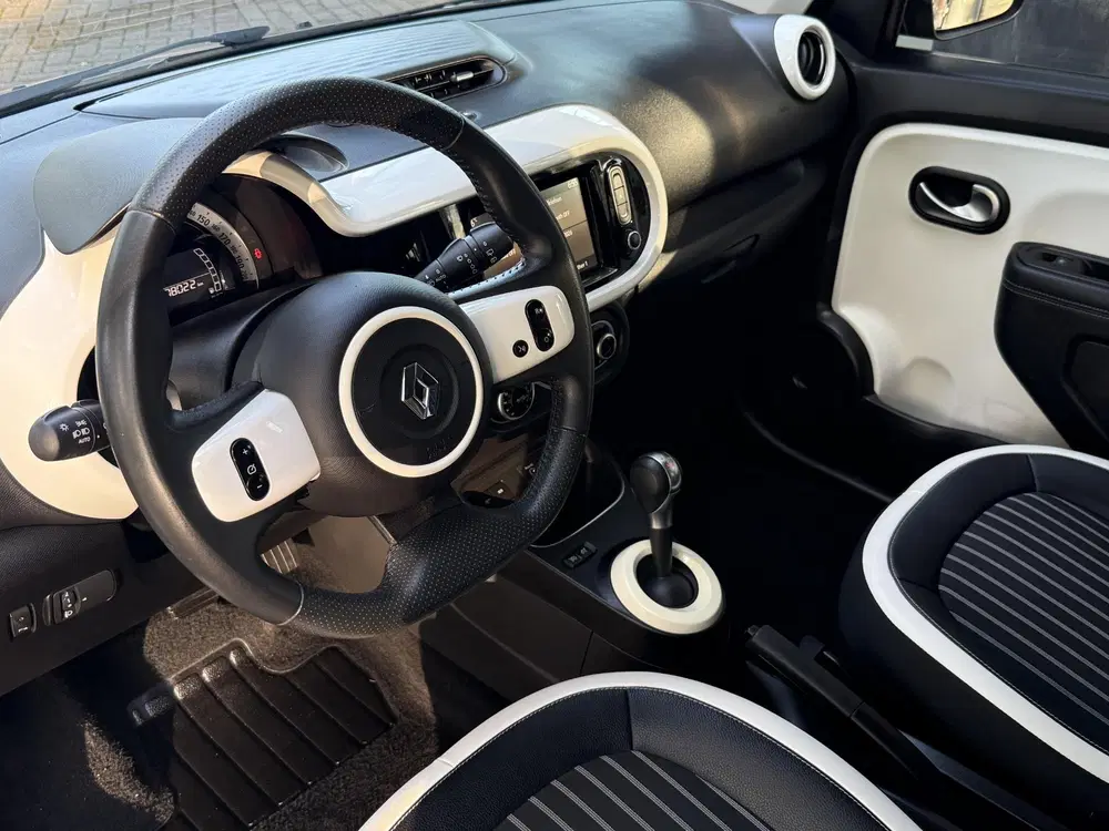 Renault Twingo 0.9 TCe Intens AUTOMAAT uit 2019, foto 10