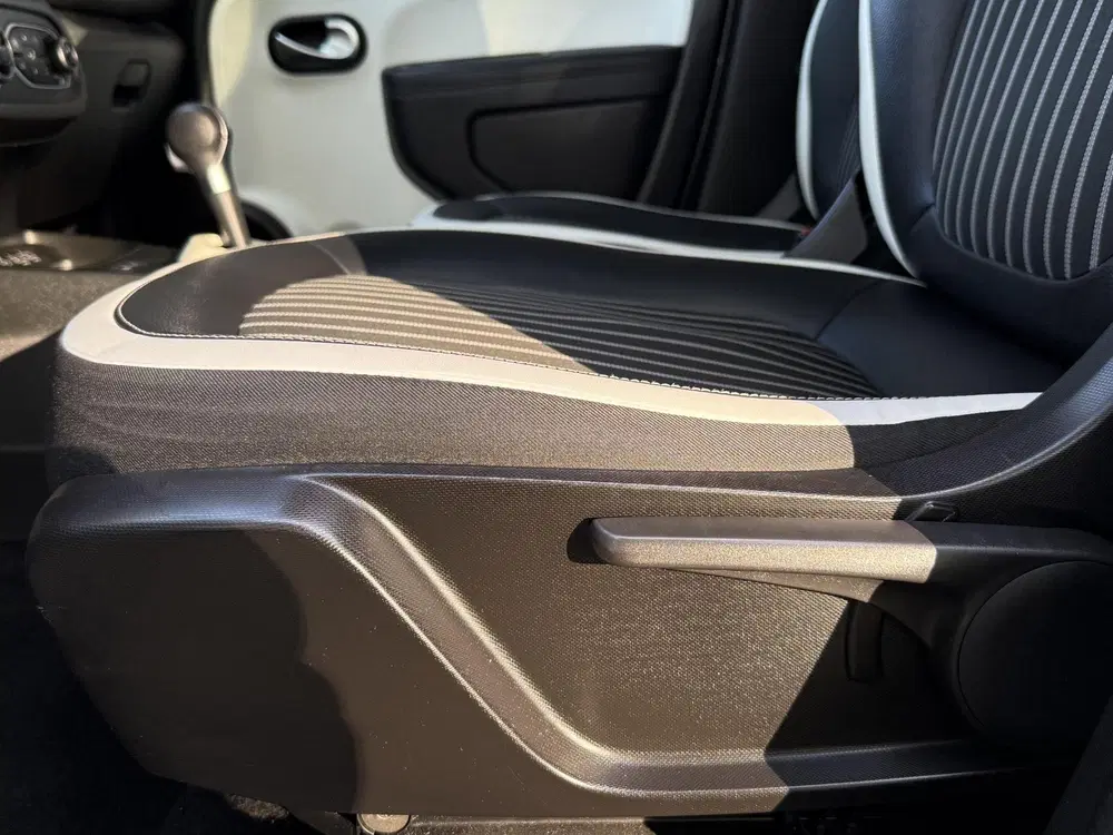 Renault Twingo 0.9 TCe Intens AUTOMAAT uit 2019, foto 13