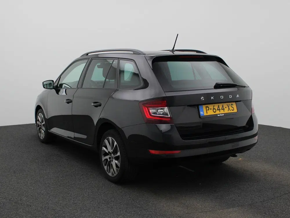 Skoda Fabia 1.0 TSI Business Edition uit 2022, foto 2