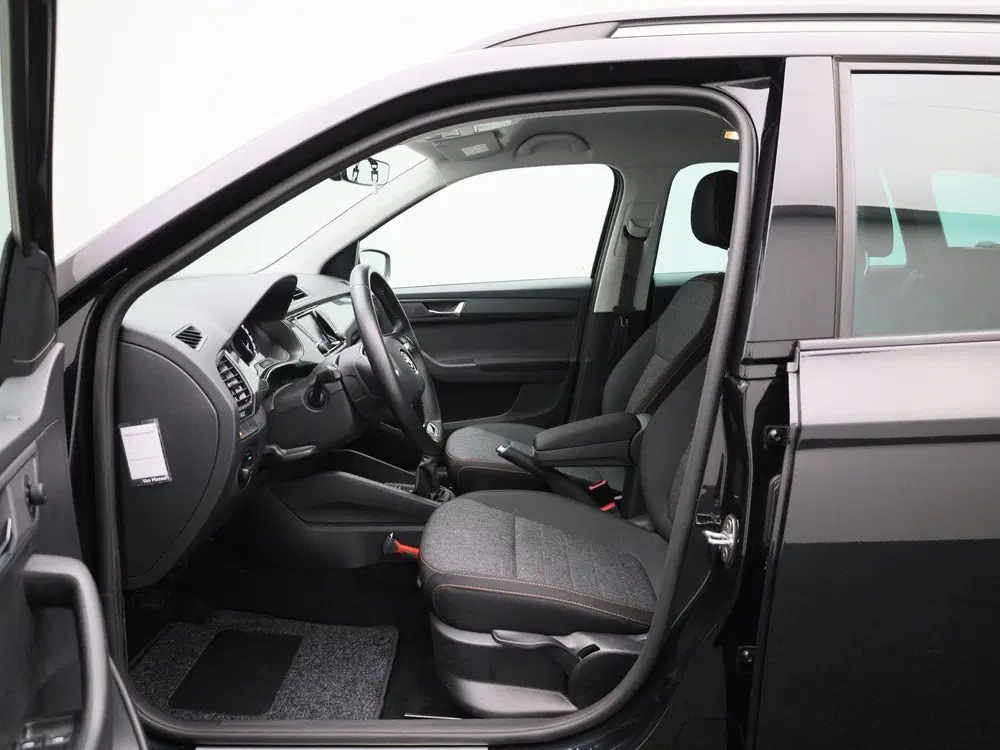 Skoda Fabia 1.0 TSI Business Edition uit 2022, foto 9