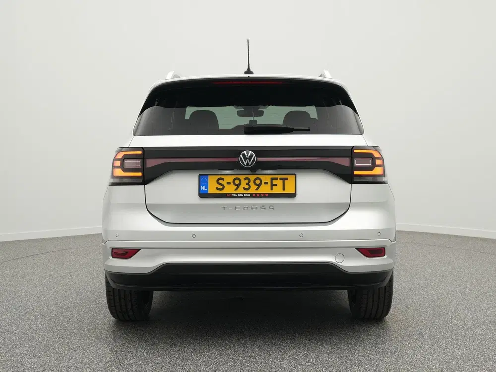 Volkswagen T-Cross R-Line 1.0 TSI 110 PK DSG Automaat uit 2023, foto 6