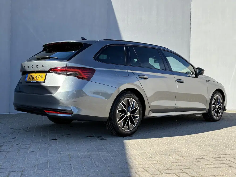 Skoda Octavia 1.5 TSI MHEV Sportline uit 2024, foto 3
