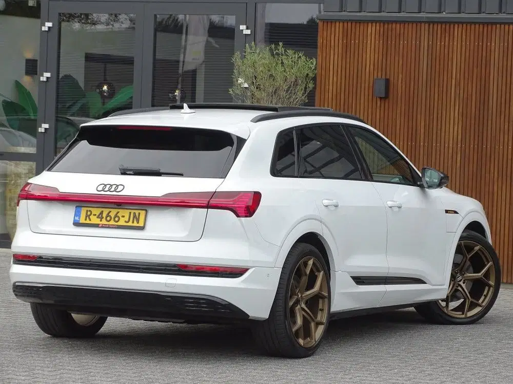 Audi e-tron 55 Quattro 408PK uit 2019, foto 11