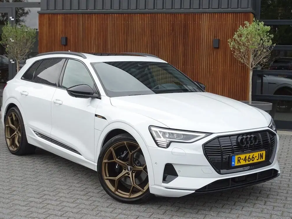 Audi e-tron 55 Quattro 408PK uit 2019, foto 2
