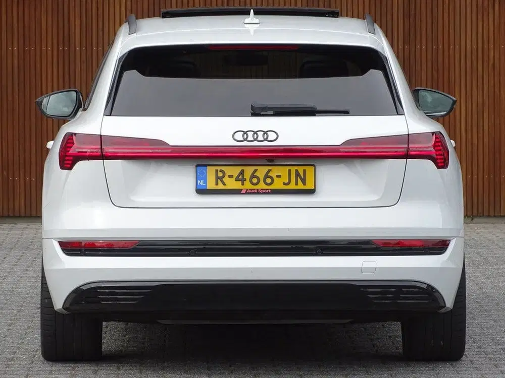 Audi e-tron 55 Quattro 408PK uit 2019, foto 9