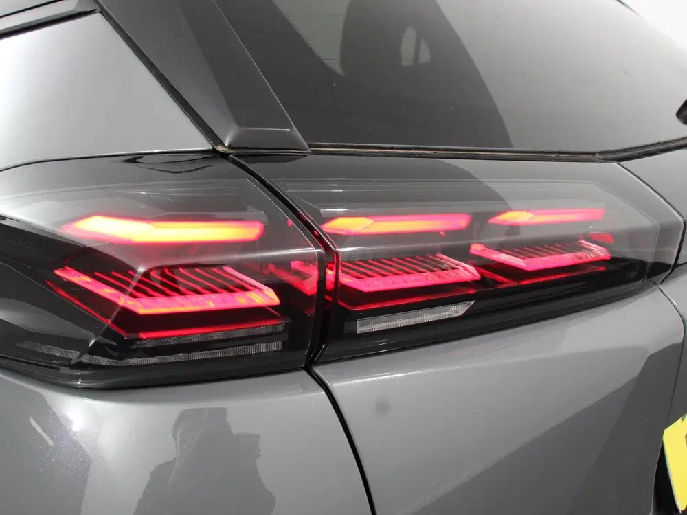Peugeot 2008 EV Allure 50 kWh Navigatie Apple Carplay uit 2025, foto 11