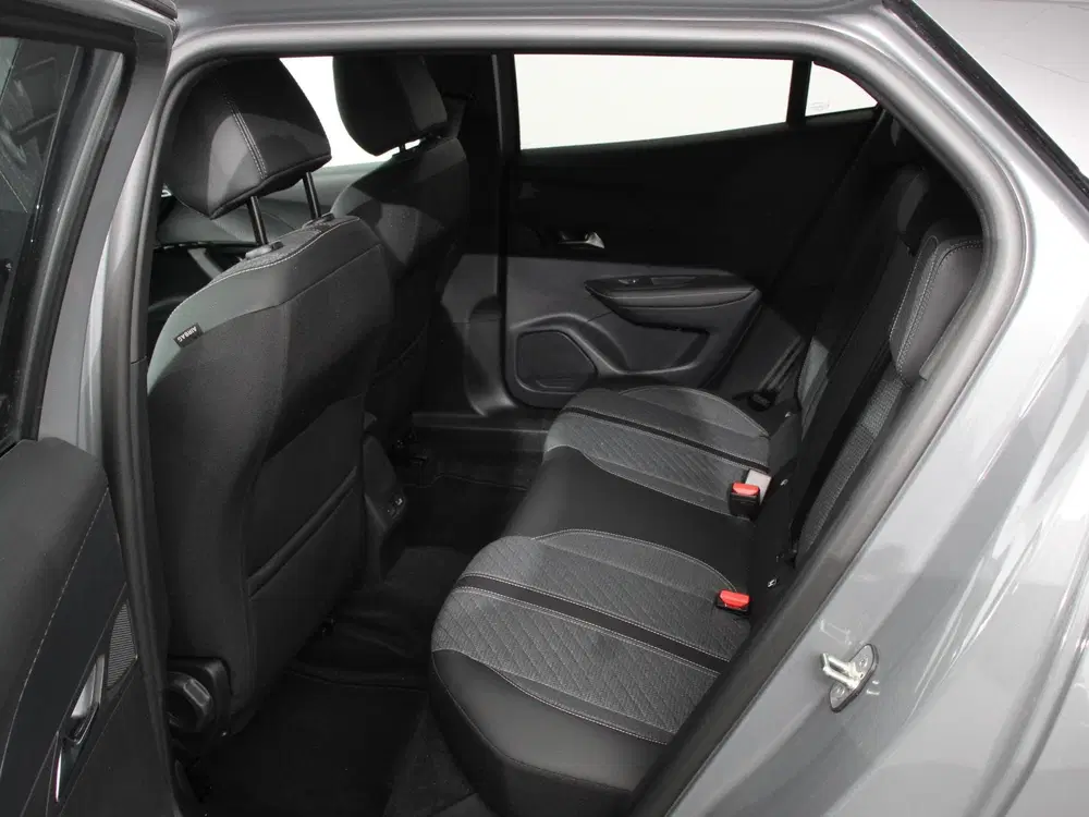 Peugeot 2008 EV Allure 50 kWh Navigatie Apple Carplay uit 2025, foto 13