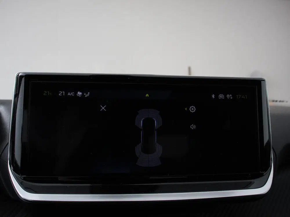 Peugeot 2008 EV Allure 50 kWh Navigatie Apple Carplay uit 2025, foto 15