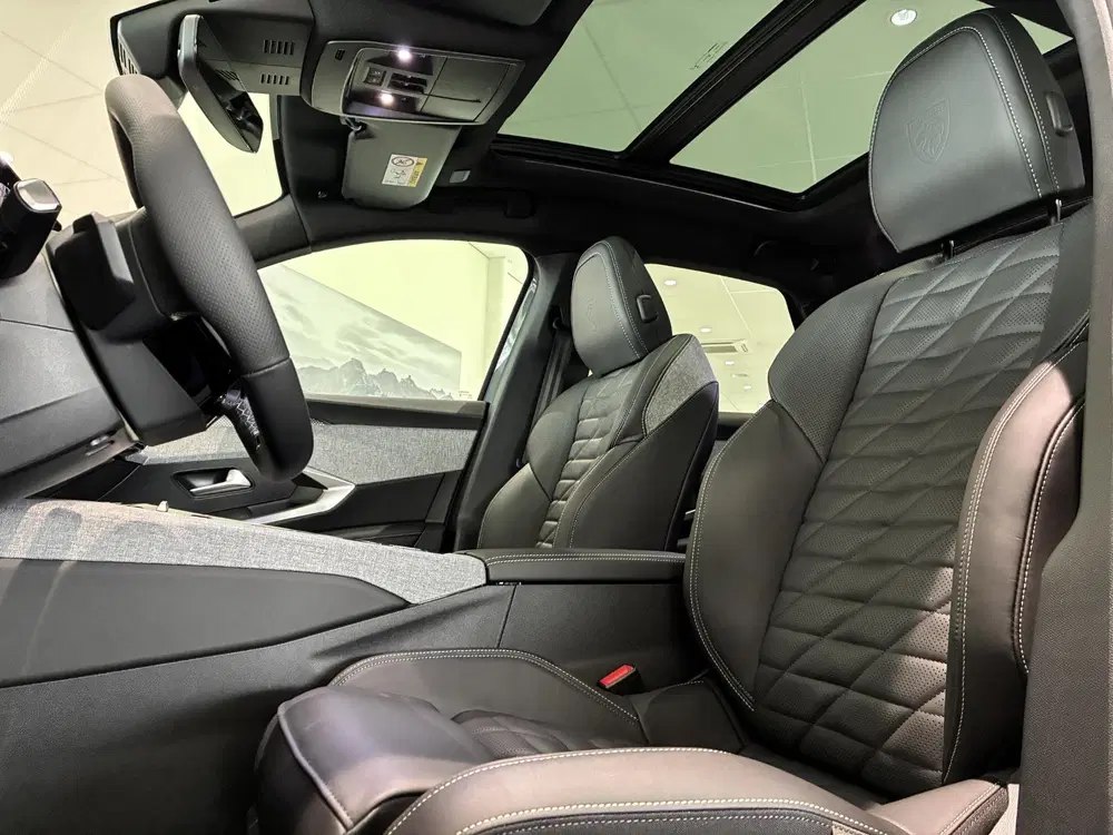 Peugeot 3008 GT Exclusive 210 73 kWh Volledig leder int uit 2026, foto 3